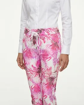 Crash Hose Floral in  pink von Selected Touch (Bild 3)