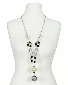 Halskette mit Perlen in Halskette mit Perlen von Fashion Jewelry (Bild 1)