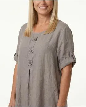 Leinenkleid mit Blumenbesatz in  braun von Puro Lino (Bild 4)