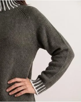 Longpullover mit Kontrastdetails in  oliv von Made in Italy (Bild 5)
