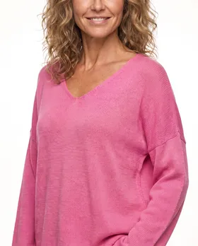 Pullover V-Ausschnitt in  pink von Selected Touch (Bild 4)