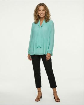 Schluppenbluse mit Plissee in  aqua von Montan (Bild 3)